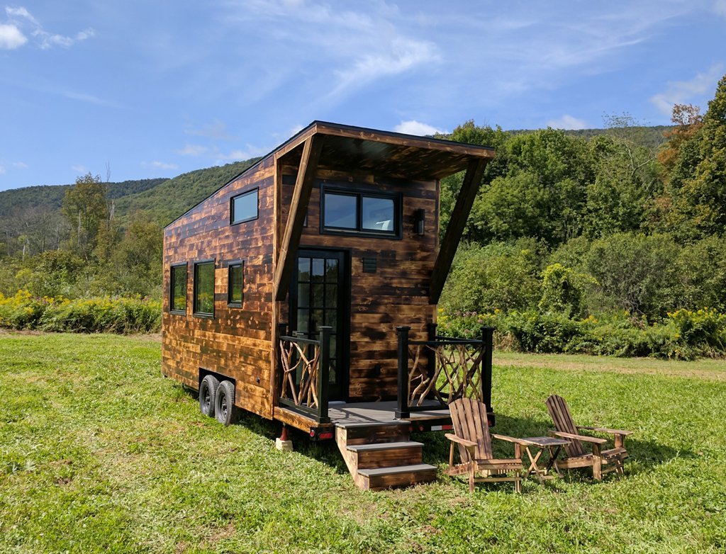 160-sqft “Aradia” Tiny House on Wheels by B&B Micro Manufacturing